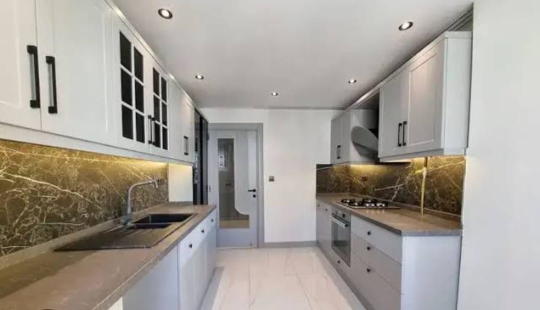 Pemasangan granit meja dapur